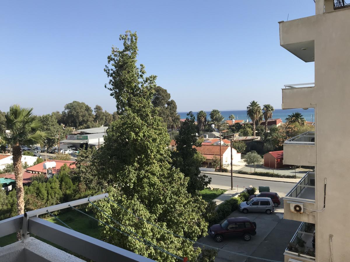 Tsimintia Apt 38 Hotell Larnaca Exteriör bild