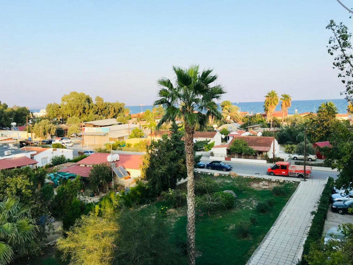 Tsimintia Apt 38 Hotell Larnaca Exteriör bild